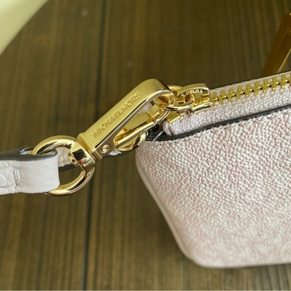 Final sale 🌹Michael Kors large jet set travel zipper wristlet - Picture 5 of 8